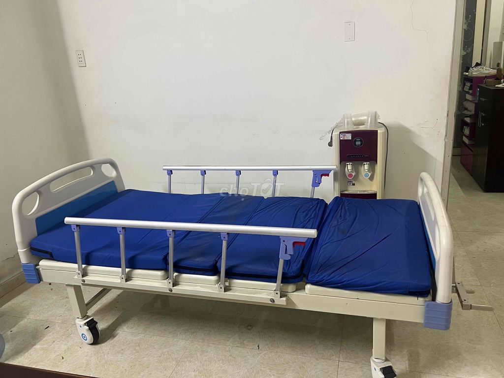 Giường bệnh Nakita Kim loại, Vải Xanh, Trắng. Mua bán Giường, chăn ga gối nệm tại Quận 6 Tp Hồ Chí Minh được đăng bởi Truong Huy hình 1