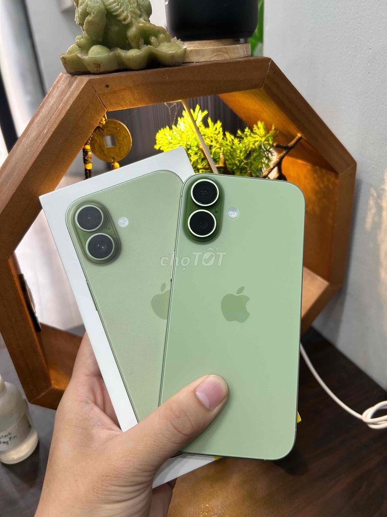 iPhone 17 256Gb Xanh Lá FULLBOX APPLE 10/2026. Mua bán Điện thoại tại Quận Thanh Xuân Hà Nội được đăng bởi Nguyễn Huy Dũng hình 1