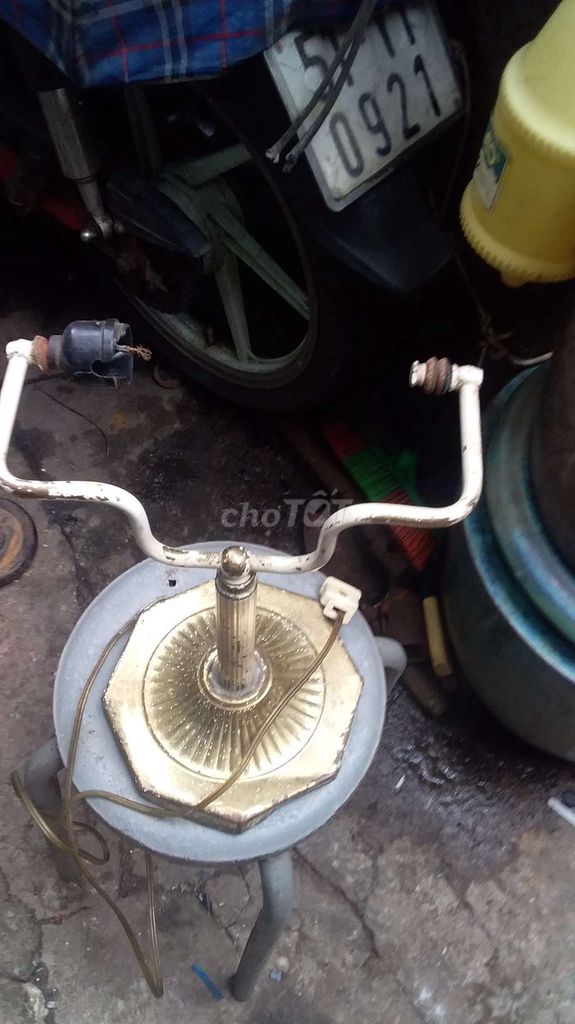 Chân đèn điện bằng Đồng trang trí. Mua bán Đèn tại Quận 12 Tp Hồ Chí Minh được đăng bởi Bé  hình 1
