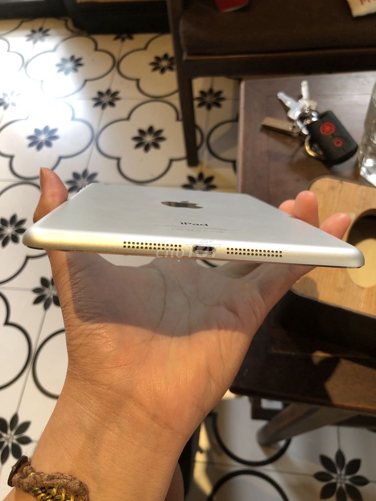 ipad mini1 mới 98-99% xem youtube mượt. Mua bán Máy tính bảng tại Quận Thanh Xuân Hà Nội được đăng bởi Han Tran hình 2
