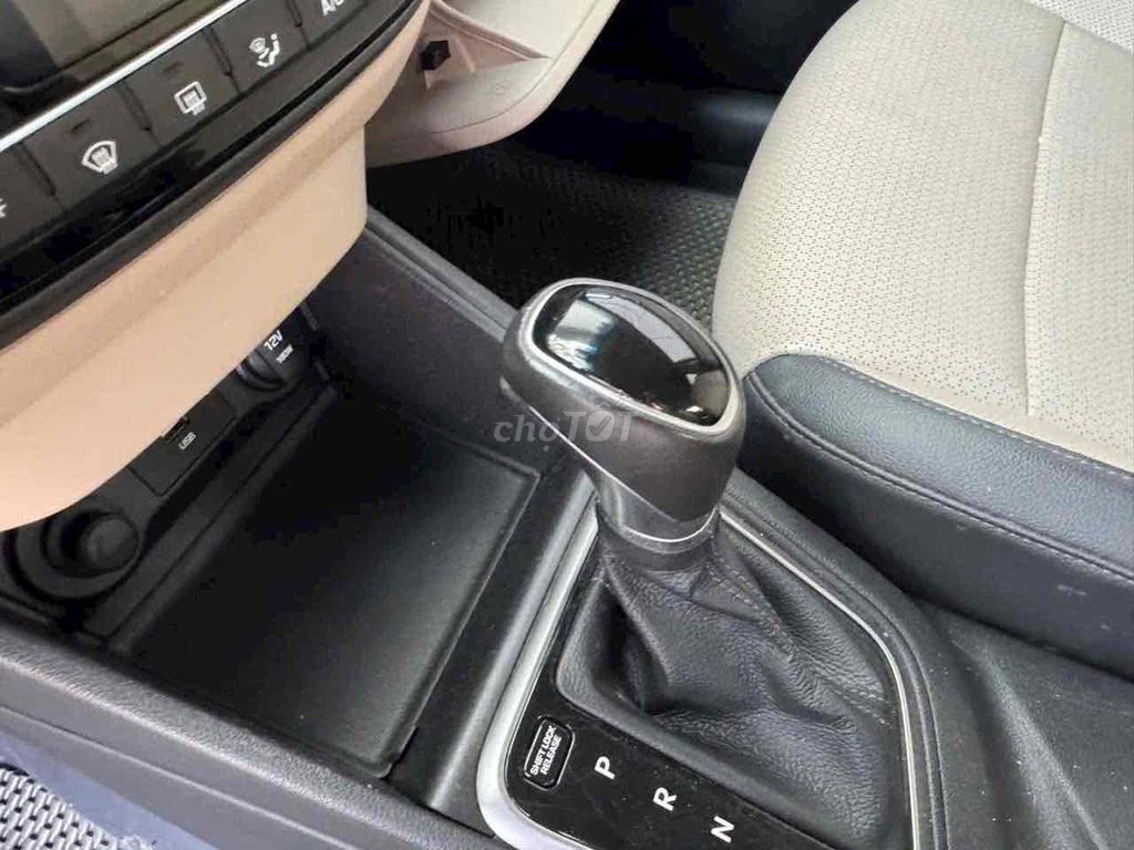 Hyundai Accent 2021 Full cửa sổ trời 50000 km. Mua bán Ô tô tại Thành phố Dĩ An Bình Dương được đăng bởi Bảo Khang hình 4