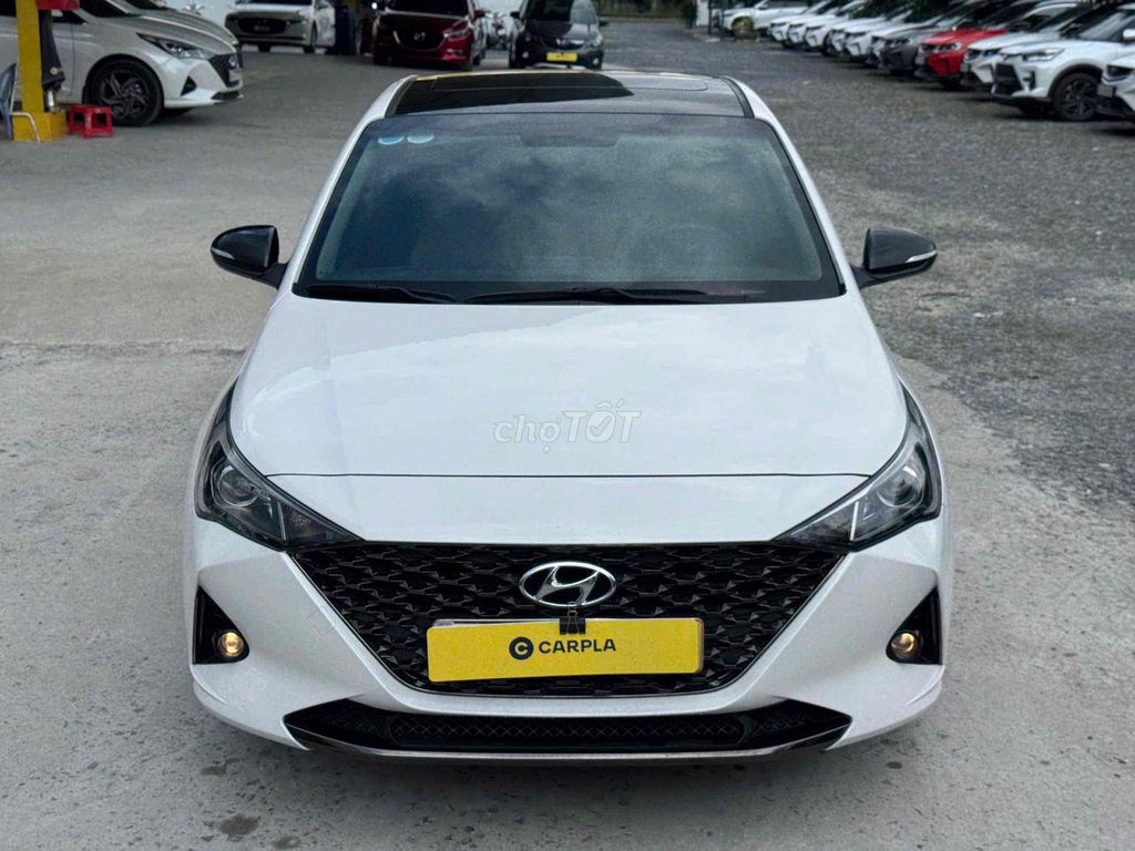 Đầy đủ tiện nghi, số km ít, chất xe như mới. Mua bán Ô tô tại Quận 1 Tp Hồ Chí Minh được đăng bởi Lê Thị Bé Trang hình 3