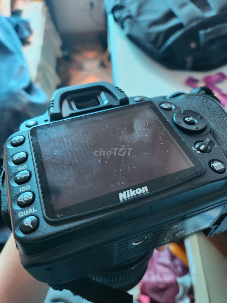 Máy ảnh Nikon D90 + lens Sigma 18 200 Os