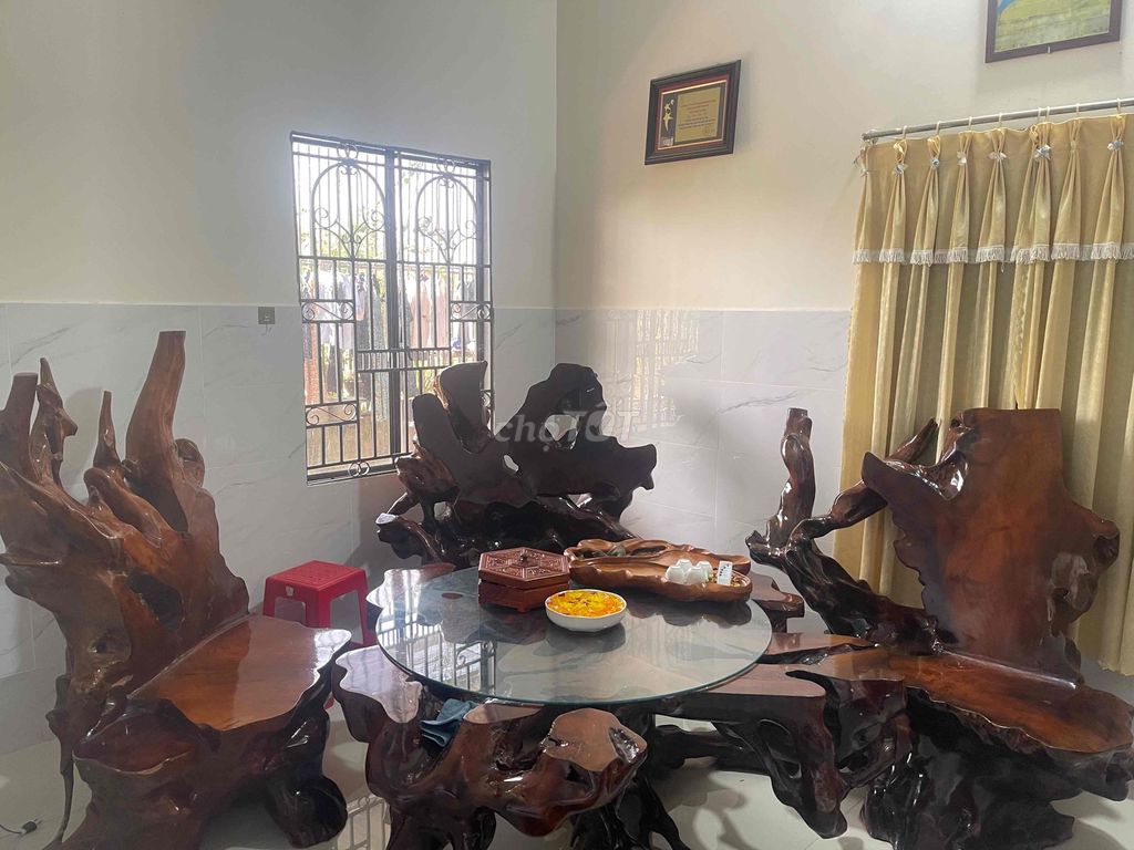 Bộ bàn ghế gỗ tự nhiên đã sử dụng. Mua bán Bàn ghế tại Huyện Long Thành Đồng Nai được đăng bởi Minh Thảo hình 1