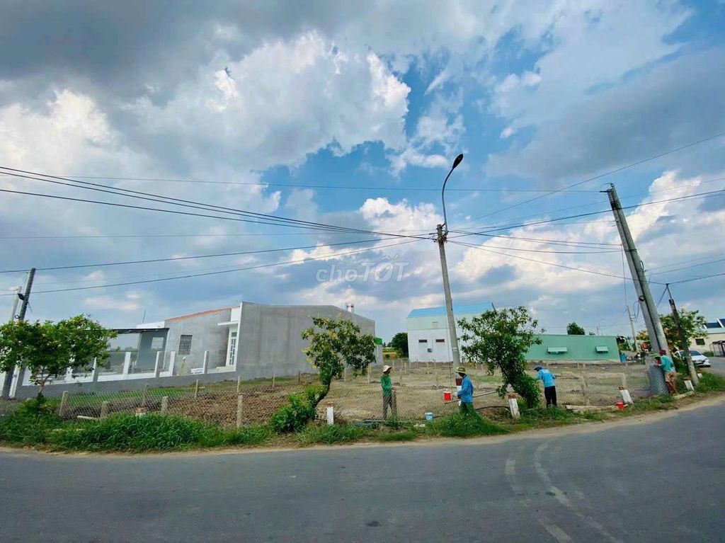 Quá đẹp, 240m2 đất thổ 10x 24m, đường xe buýt Cao Thị Mai, 1.75 tỷ