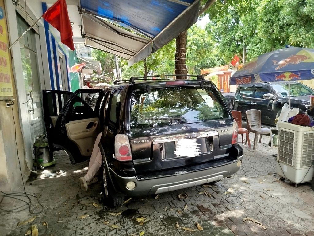 Ford Escape 2.3AT 2006. Mua bán Ô tô tại Thành phố Vinh Nghệ An được đăng bởi Uy Duc hình 6