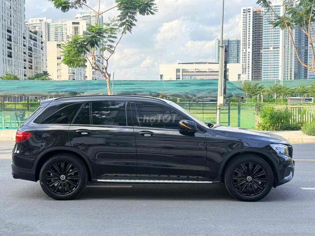 Mercedes-Benz Glc250 2019 photo 2