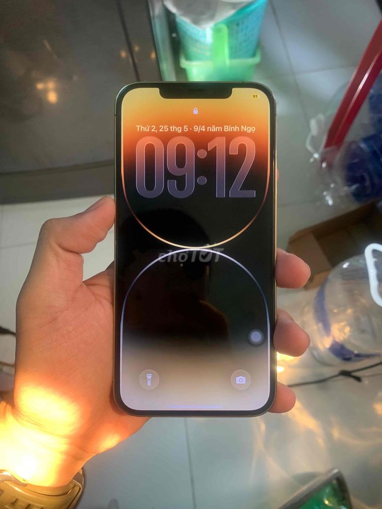 Giao lưu hoặc bán iPhone 12 Pro Max Vàng 256gb. Mua bán Điện thoại tại Thành phố Thủ Dầu Một Bình Dương được đăng bởi Vinh Nguyen hình 1
