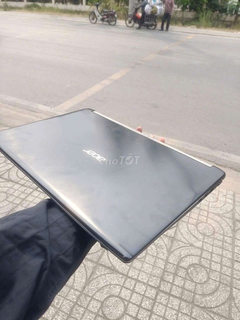 Acer Aspire 7  i5-7300HQ 8GB/128GB/1050GB. Mua bán Laptop tại Thành phố Thủ Đức Tp Hồ Chí Minh được đăng bởi Công ty TNHH Dịch Vụ Ngọc Gia Bảo Computer hình 1