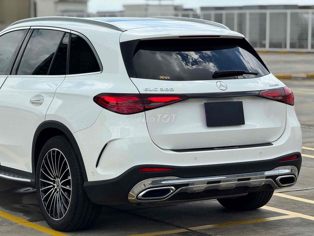 Mercedes Benz GLC 2023 300 4Matic - 13000 km. Mua bán Ô tô tại Quận Bình Tân Tp Hồ Chí Minh được đăng bởi Lê Minh Quý hình 7