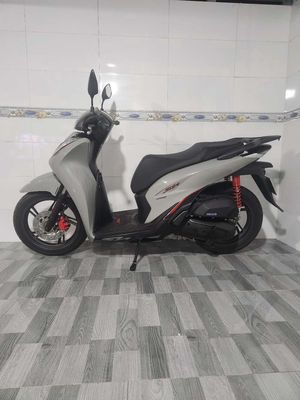 Honda SH 160i ABS 2024 Xám 4000 km. Mua bán Xe máy tại Huyện Nhơn Trạch Đồng Nai được đăng bởi như quỳnh 