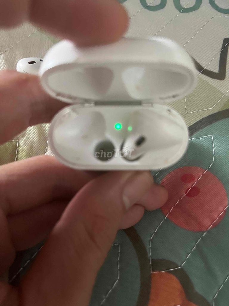 Tai nghe Apple AirPods Trắng. Mua bán Tivi, Âm thanh tại Quận Sơn Trà Đà Nẵng được đăng bởi Hoang hình 1