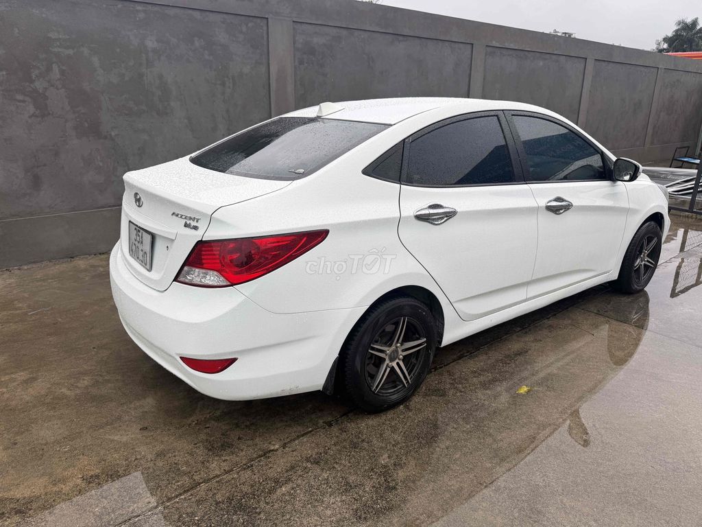 Hyundai Accent 2011 Автомат Белый