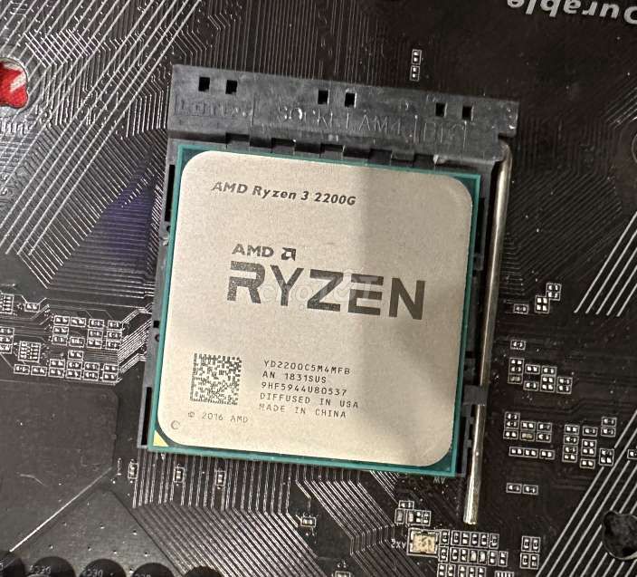 Ryzen 3 2200G/ 3200G tháo máy