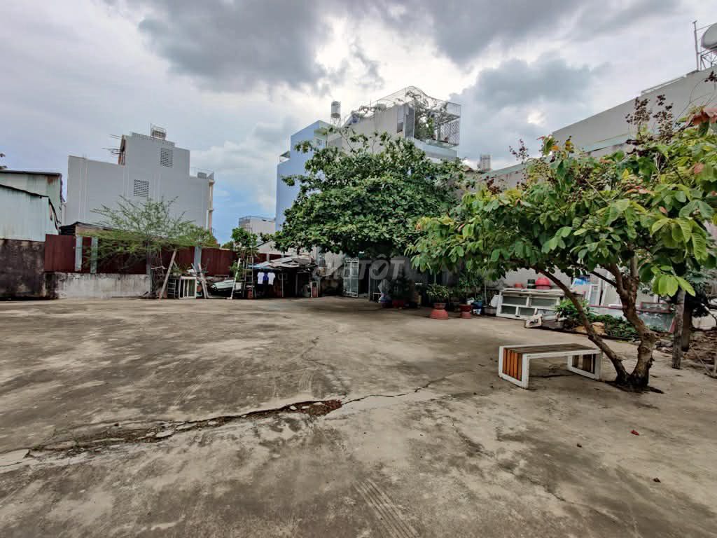 Cho thuê đất trống 1000m2 tại Tân Phú
