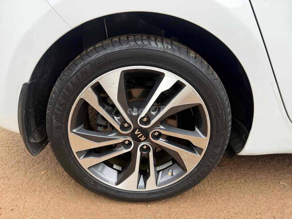 Kia Rondo 2018 Số sàn màu Trắng. Mua bán Ô tô tại Thành phố Pleiku Gia Lai được đăng bởi Dinh Trung  hình 9