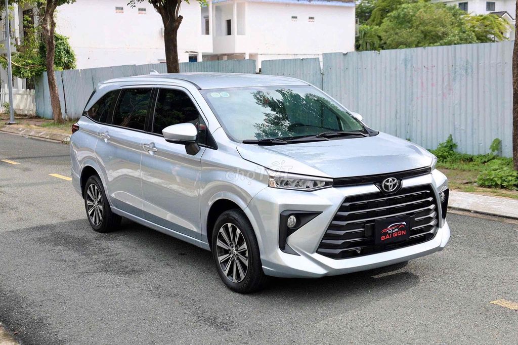 Toyota Avanza 2022 МКПП 7 мест Серебристый