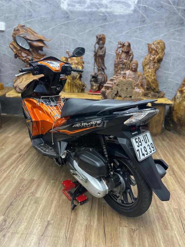 👉Airblade 2015 chính chủ biển SG máy bao êm. Mua bán Xe máy tại Quận 7 Tp Hồ Chí Minh được đăng bởi Xe Cũ Hiếu CT hình 2