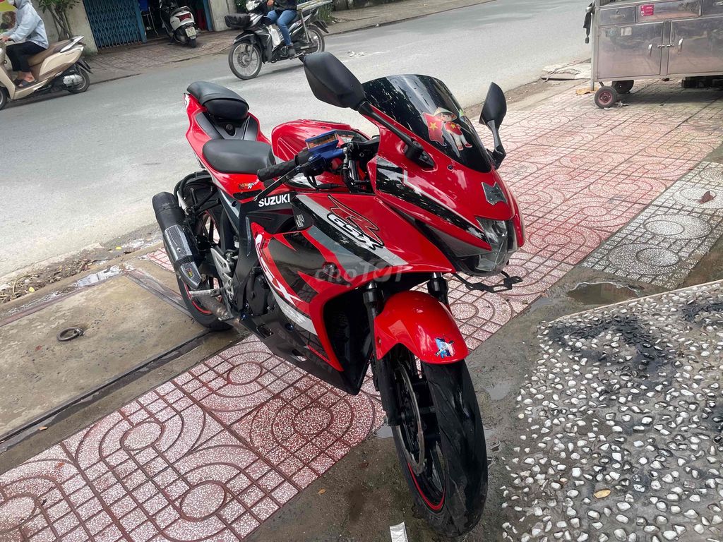 Suzuki GSX R150 máy zin biển số 67. Mua bán Xe máy tại Huyện Bình Chánh Tp Hồ Chí Minh được đăng bởi Phong Vũ hình 3