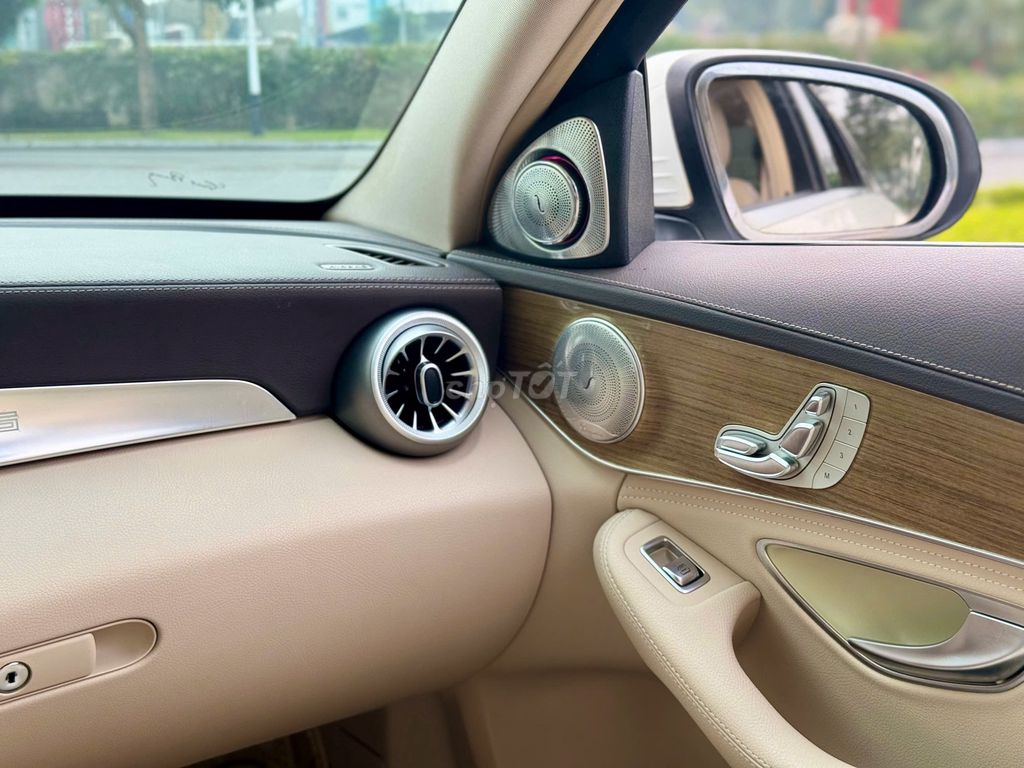 Mercedes-Benz C250 Exclusive 2016. Mua bán Ô tô tại Quận Thanh Xuân Hà Nội được đăng bởi Nguyễn Tuấn Hoàng hình 9