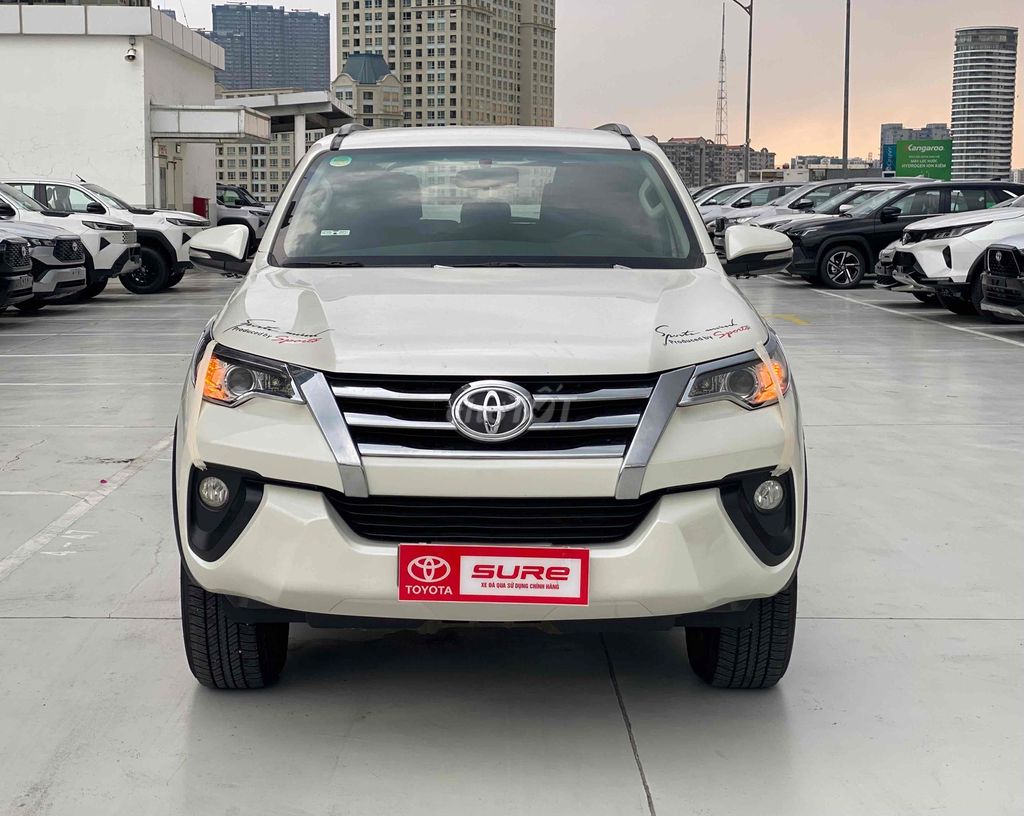 Toyota Fortuner 2017 2.4G MT Белый 132 000 км