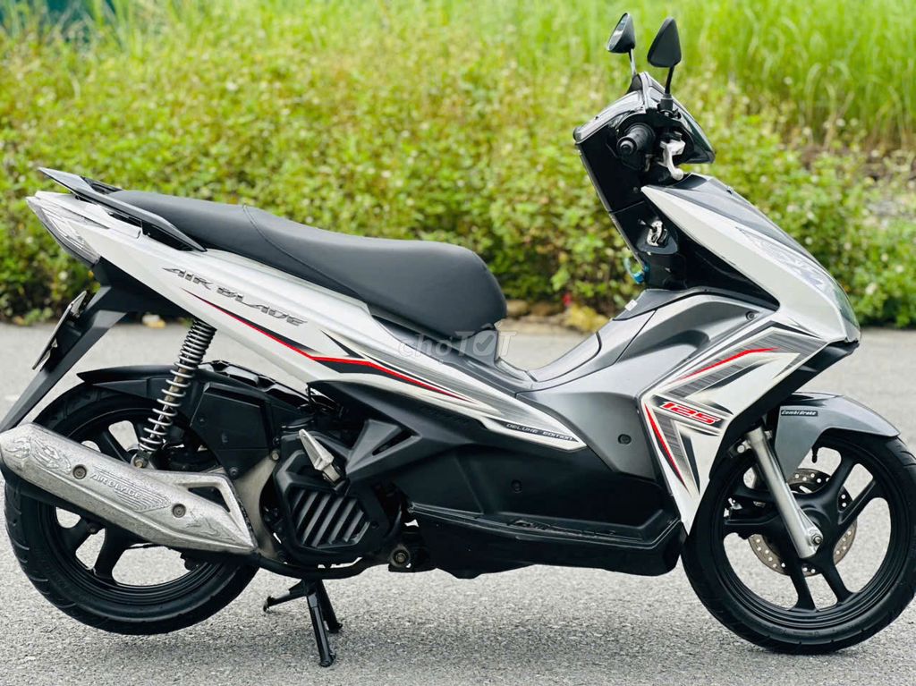Honda Air blade 125 Fi trắng xám nguyên zin biển29. Mua bán Xe máy tại Quận Cầu Giấy Hà Nội được đăng bởi Trí Thành hình 6