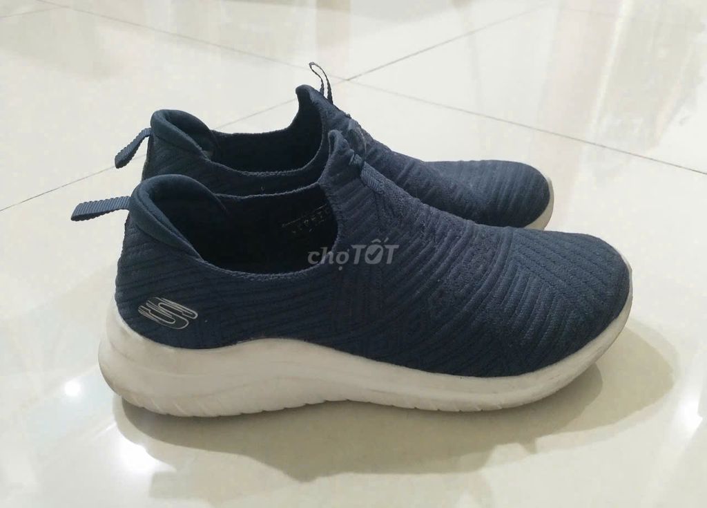 Giày Skechers (size 36-37) Air-Cooled Memory Foam