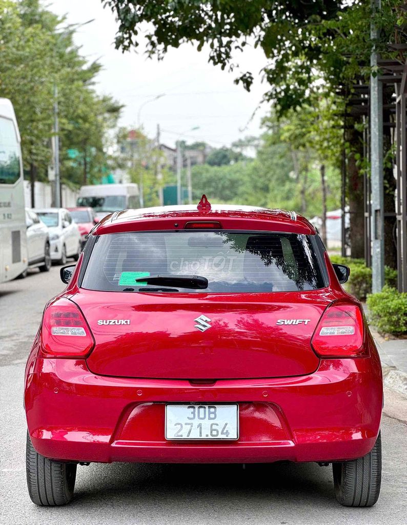 Suzuki Swift GLX 1.2 AT 2019 импортный красный