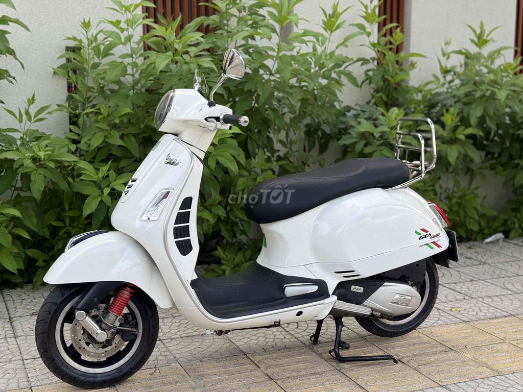Пьяджо Веспа GTS 125 2019 Белый АБС