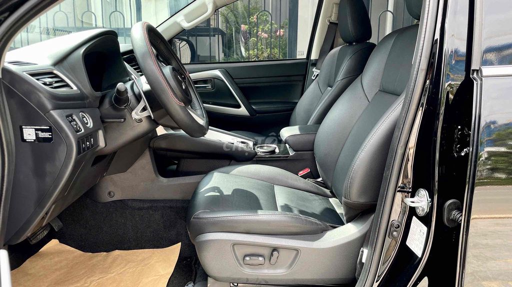 Mitsubishi Pajero Sport Đen 2024 - odo 2988km. Mua bán Ô tô tại Quận Bắc Từ Liêm Hà Nội được đăng bởi Hoàng Nga hình 7