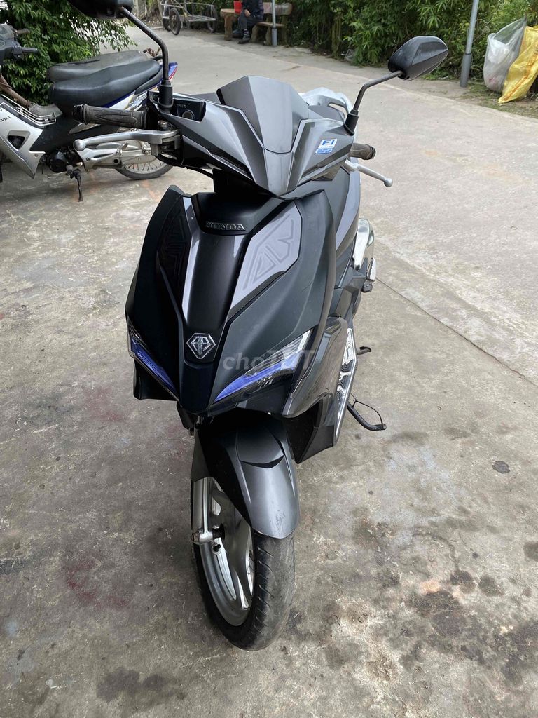 Honda Air Blade 2018 Xám. Mua bán Xe máy tại Huyện Tiền Hải Thái Bình được đăng bởi TKAN hình 4
