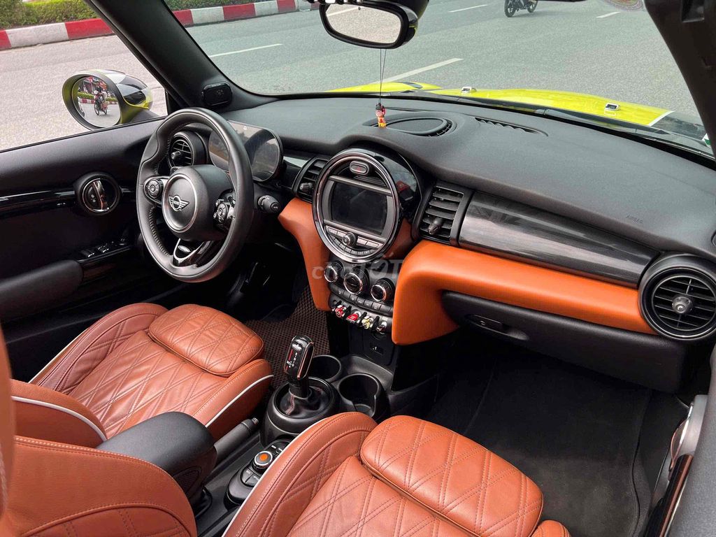 MINI Cooper Mui trần Convertible S 2018 cực chất. Mua bán Ô tô tại Quận Cầu Giấy Hà Nội được đăng bởi Lê Như Hiếu hình 5