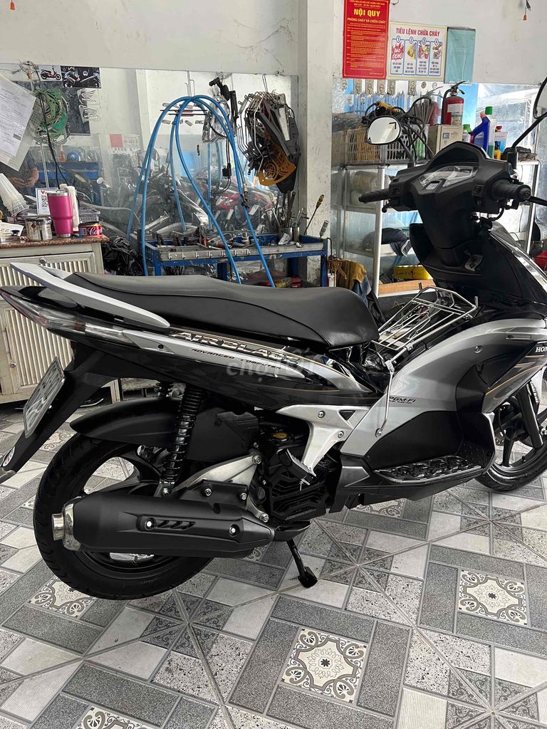 HONDA AIRBLADE FI 2010  TIỀN GIANG. Mua bán Xe máy tại Thành phố Mỹ Tho Tiền Giang được đăng bởi Tran Quoc Hùng hình 4