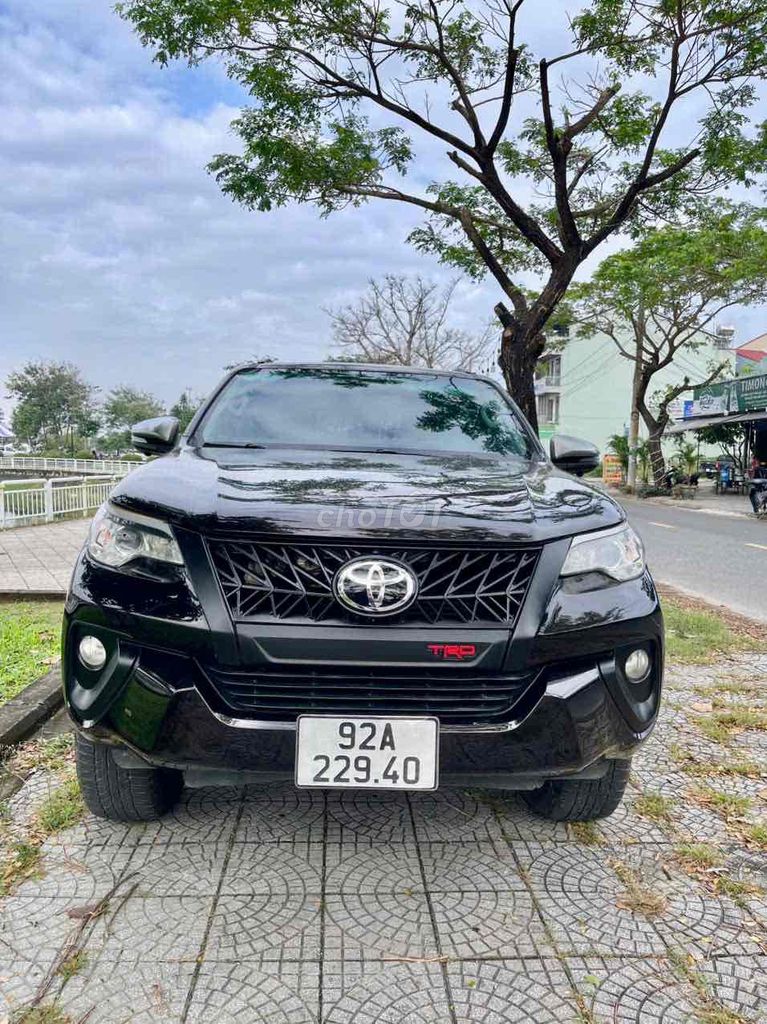 Toyota Fortuner Đen Số sàn 7 chỗ. Mua bán Ô tô tại Quận Ngũ Hành Sơn Đà Nẵng được đăng bởi Đặng Minh Tuấn hình 1