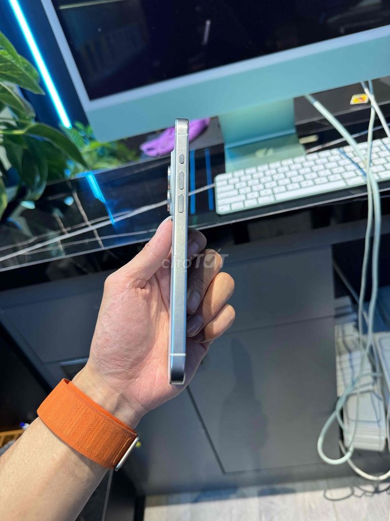 Apple iPhone 15 Pro Max Trắng. Mua bán Điện thoại tại Thành phố Buôn Ma Thuột Đắk Lắk được đăng bởi Đặng Cường hình 1