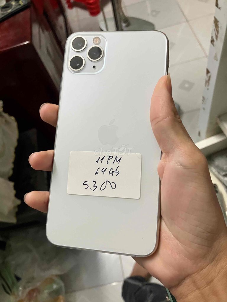 iPhone 11 Pro Max 64GB Bạc. Mua bán Điện thoại tại Huyện Long Hồ Vĩnh Long được đăng bởi Đồ cũ đủ loại điện thoại loa anply máy tính hình 1