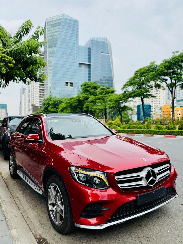 Mercedes Benz GLC Class 2017 300 - 55000 km. Mua bán Ô tô tại Quận Thanh Xuân Hà Nội được đăng bởi Nguyễn Tuấn Hoàng hình 3