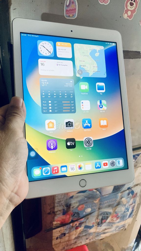 BÁN GEN 5 IPAD WiFI 32GBTRẮNG ĐẸP