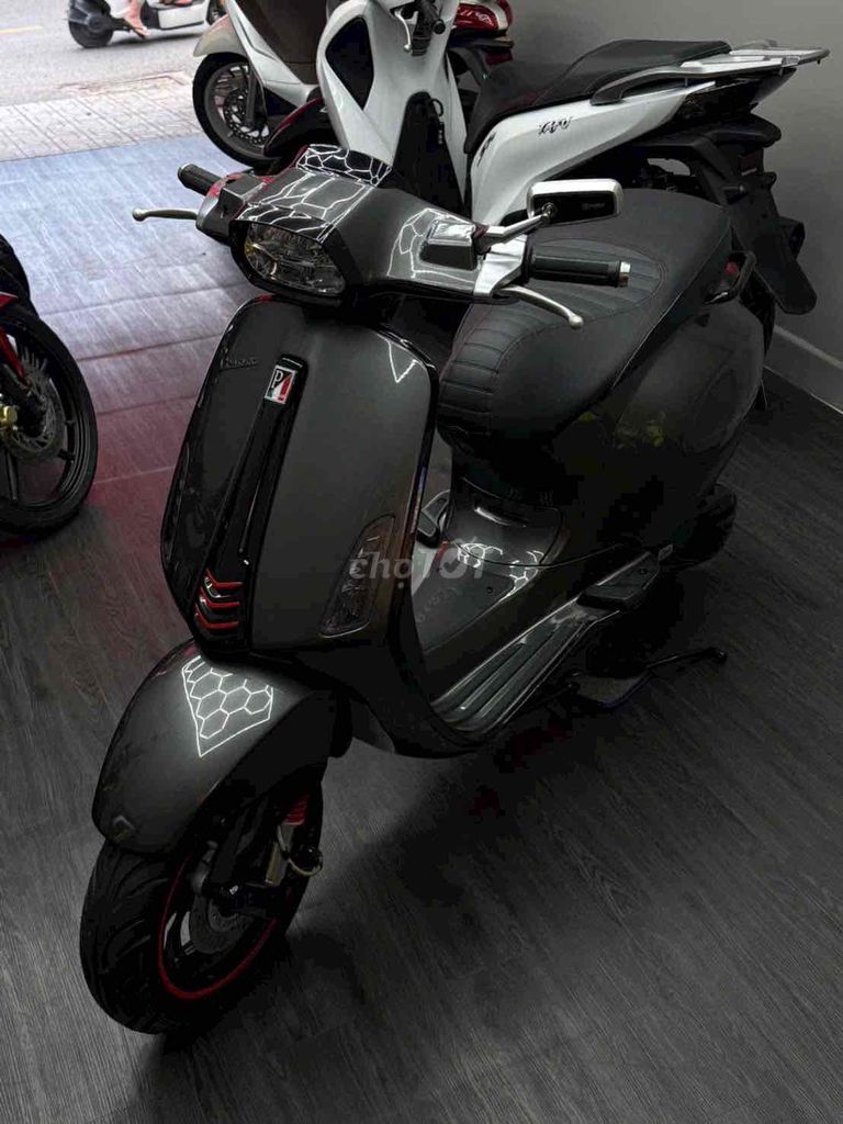 Piaggio Sprint Iget 2018 Xám Lambo