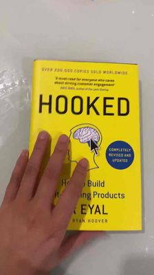 Sách Hooked - Nir Eyal (Tiếng Anh). Mua bán Sách tại Quận 7 Tp Hồ Chí Minh được đăng bởi Nguyen Tam