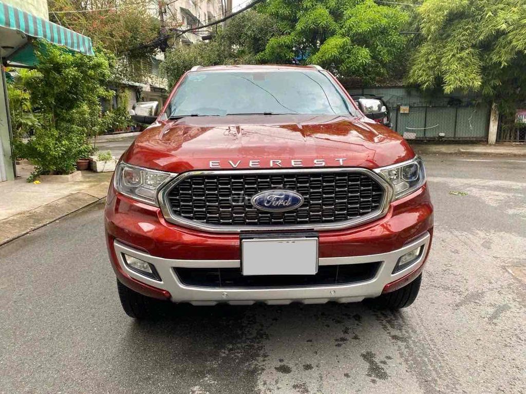 Ford Everest 4x2 Titanium chất xe đẹp - chuẩn