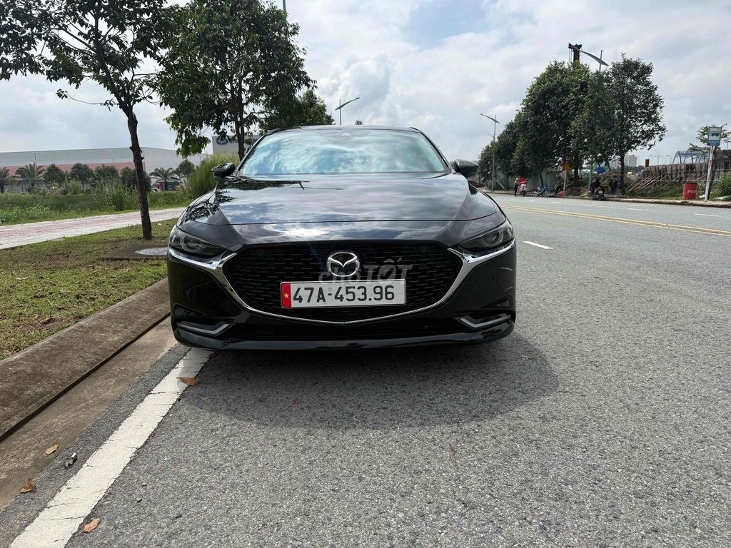 Mazda Mazda 3 1.5 Premium 2021 Черный 70.000 км