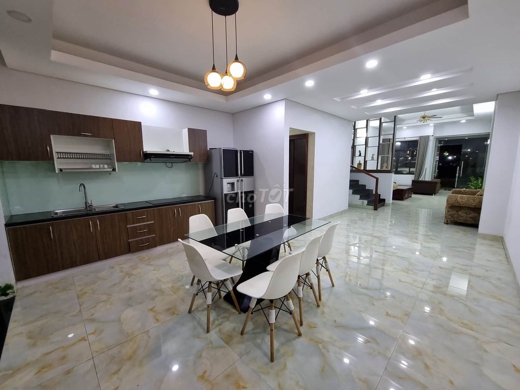 Аренда · 4 комн. · 100 м² · Quận Thanh Khê, ул. Đường Nguyễn Tất Thành