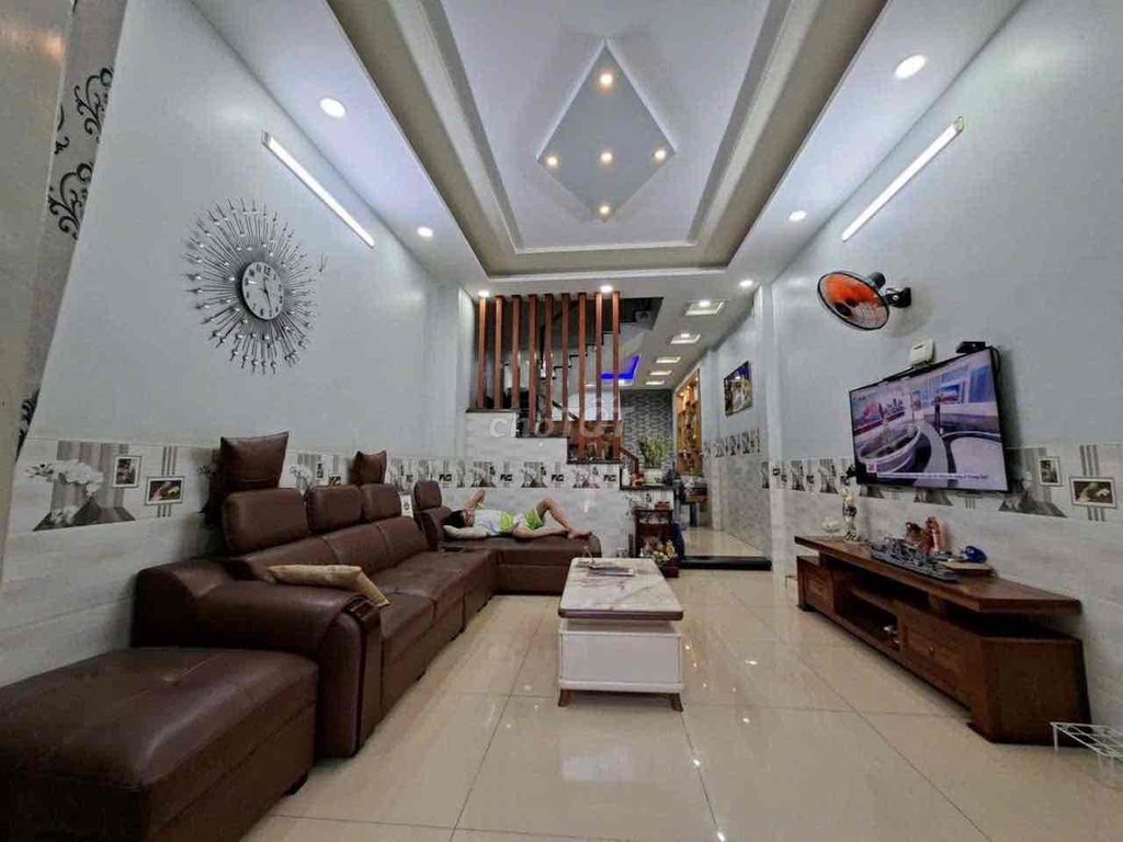ĐƯỜNG 6M THÔNG, DT: 4X15, Nhà 2 Tầng 3PN,