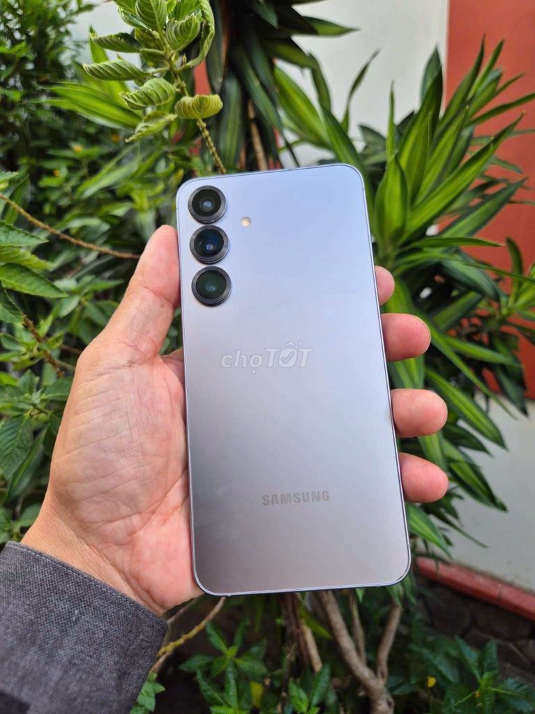 Samsung Galaxy S25+ 12GB/512GB Bạc 2 sim. Mua bán Điện thoại tại Quận 10 Tp Hồ Chí Minh được đăng bởi Điện thoại zin chuẩn  hình 1