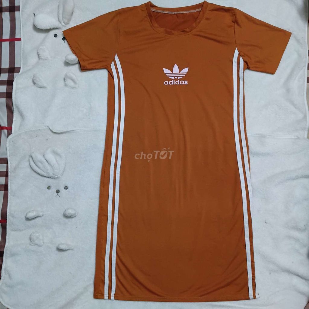 Đầm suông Nữ Adidas Cam đất cũ dưới 45kg. Mua bán Quần áo tại Thành phố Vĩnh Long Vĩnh Long được đăng bởi Thanh Lý 981 hình 1