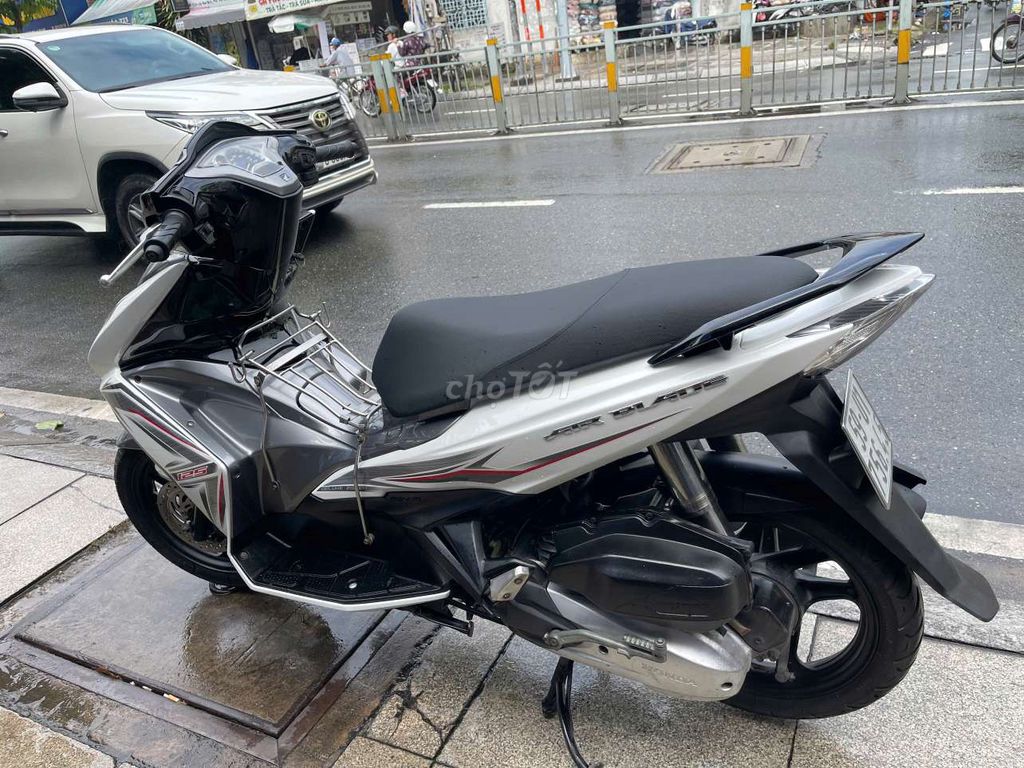 Honda Air Blade FI 2014 Серебристо-белый