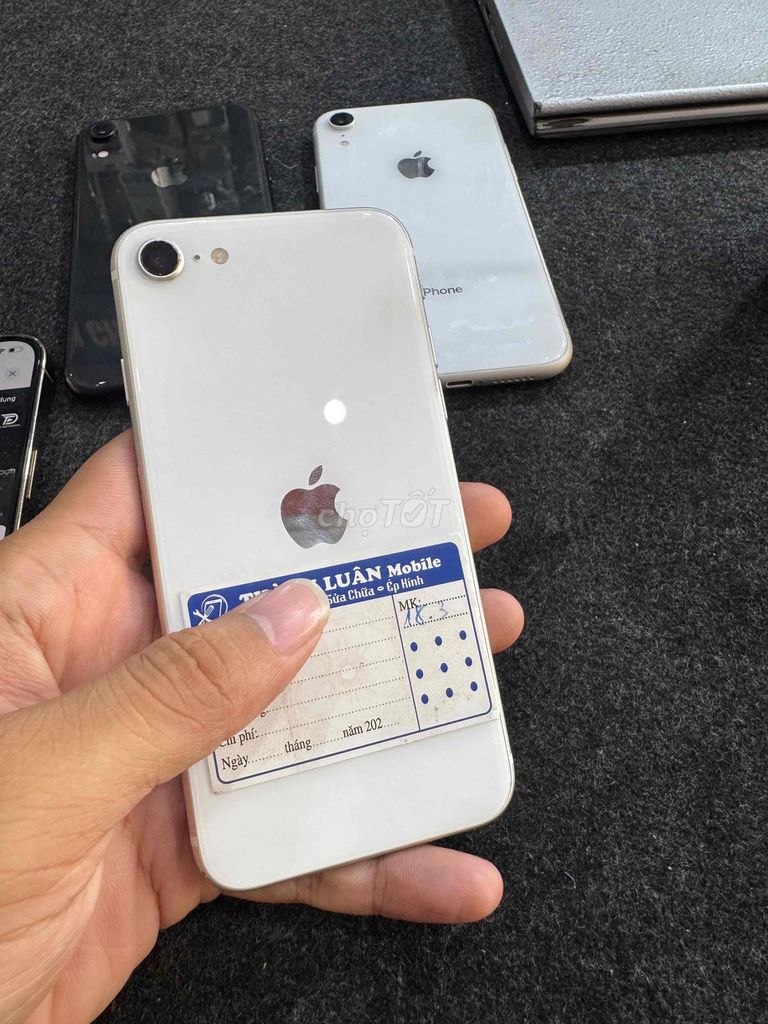 Apple iPhone SE 2022 Trắng 81% Đã thay vỏ. Mua bán Điện thoại tại Quận Gò Vấp Tp Hồ Chí Minh được đăng bởi Thành Luân hình 1