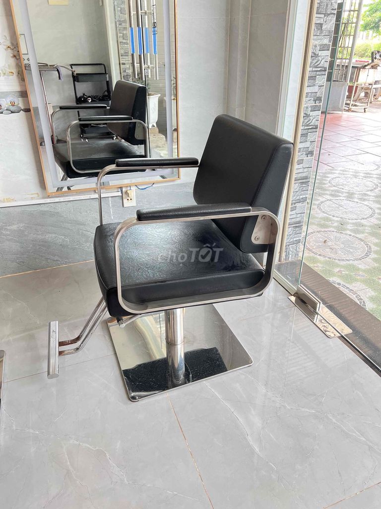 Ghế cắt tóc, máy uốn, gương viển nhôm cao cấp. Mua bán Bàn ghế tại Huyện Long Thành Đồng Nai được đăng bởi bình phạm hình 1