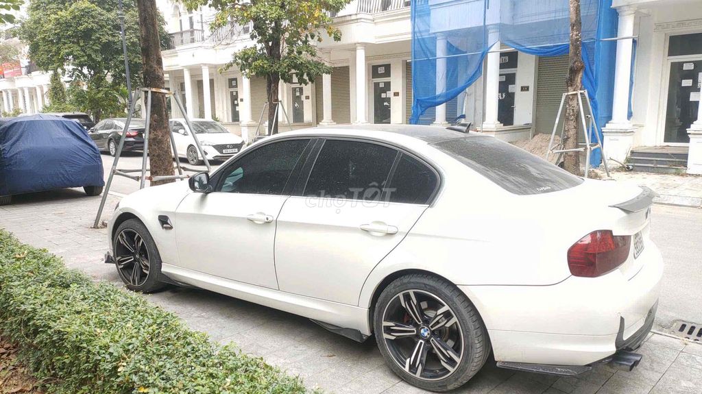BMW 2010 Trắng 5 chỗ Tự động. Mua bán Ô tô tại Quận Nam Từ Liêm Hà Nội được đăng bởi Trần Văn Tú hình 5